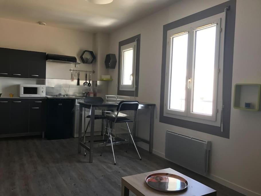 Studio Near Downtown And Old Port Ла Рошел Екстериор снимка